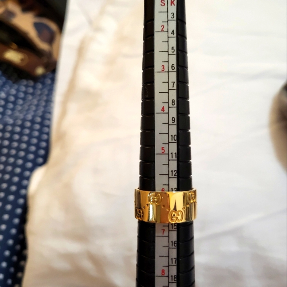 Authentic Gucci Icon Wide Ring in 18K [750] solid yellow gold - Picture 9 of 10
